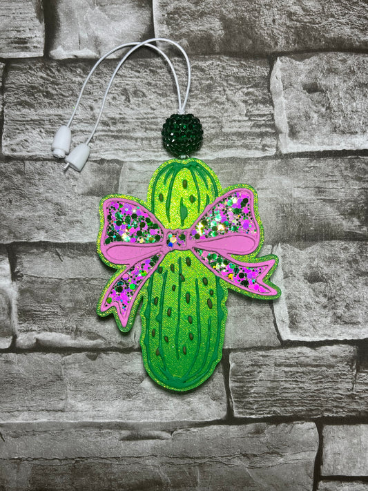 Pickle W/Bow